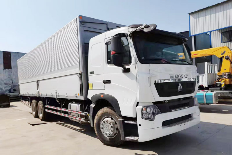 Camion fourgon à ailes Howo